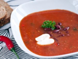 Томатный суп с фасолью