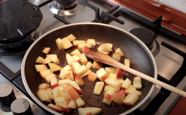 Круассаны с яблоками — как приготовить