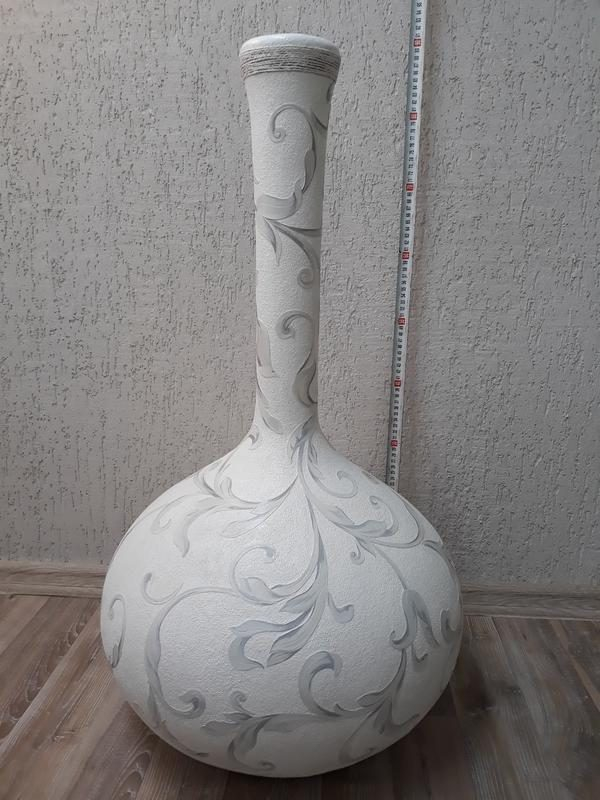 Напольная ваза в интерьере