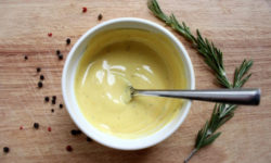 Соусы из простых продуктов: 8 оригинальных и полезных рецептов